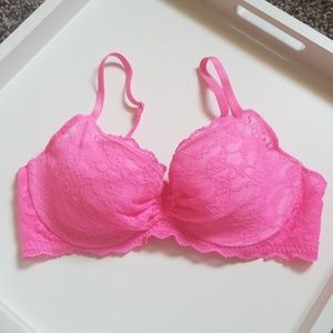 NWOT Victoria's Secret lace bra